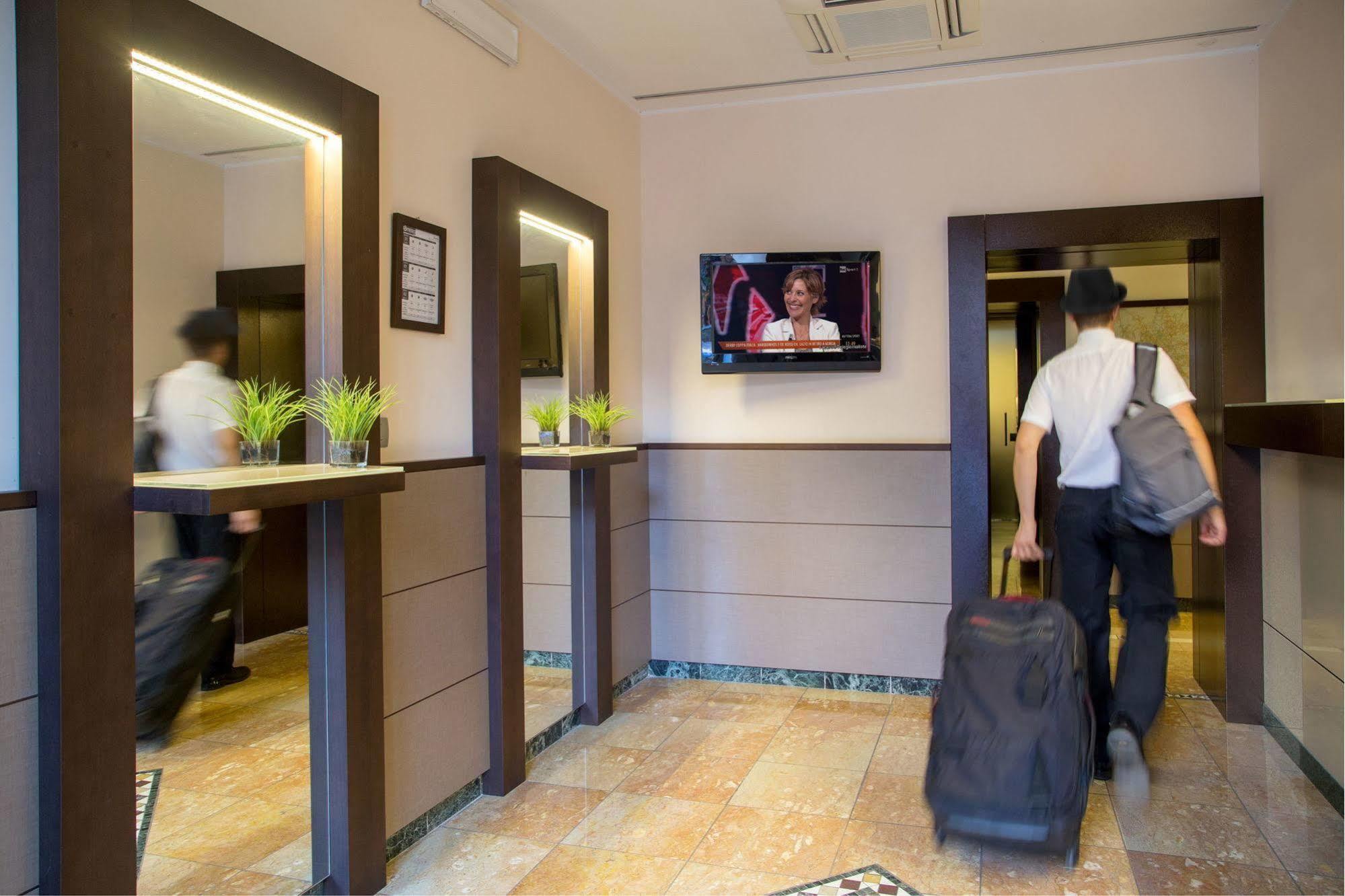 Hotel Dei Mille Ρώμη Εξωτερικό φωτογραφία